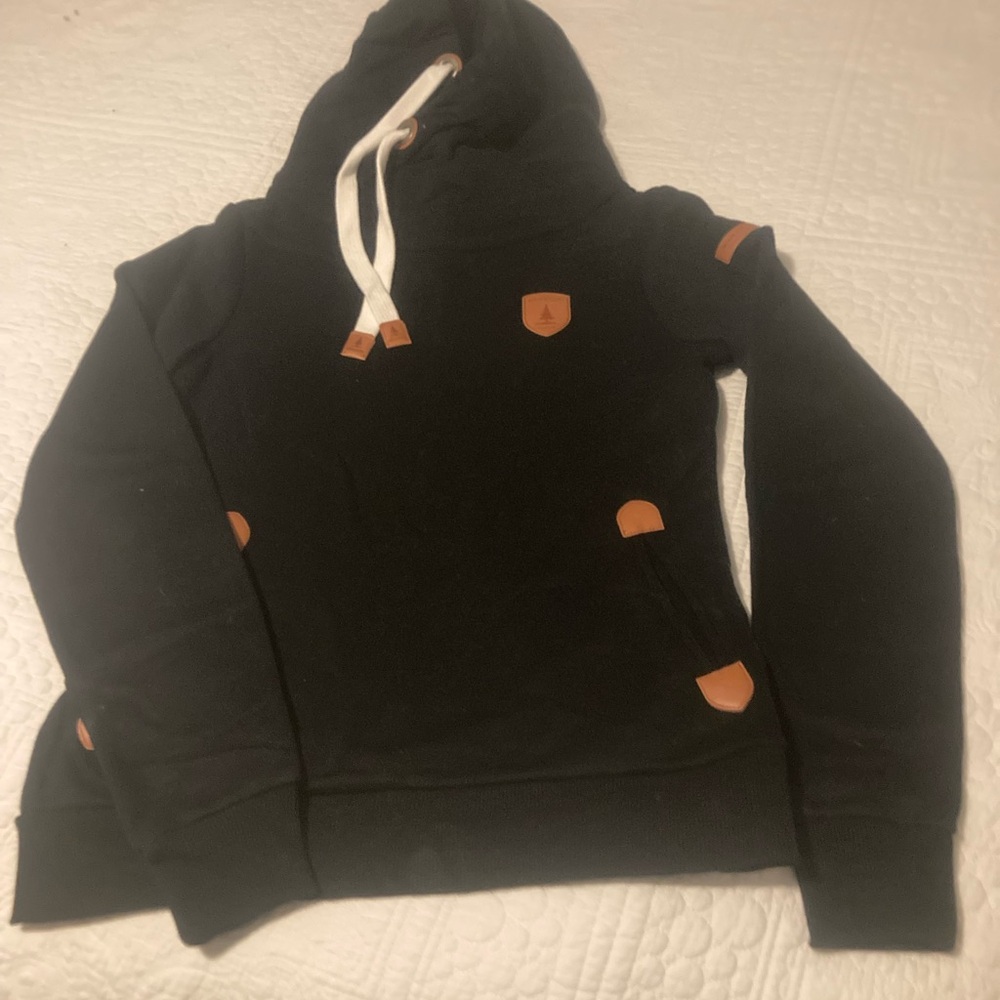 Wanakome Black and Tan Women's Sweater